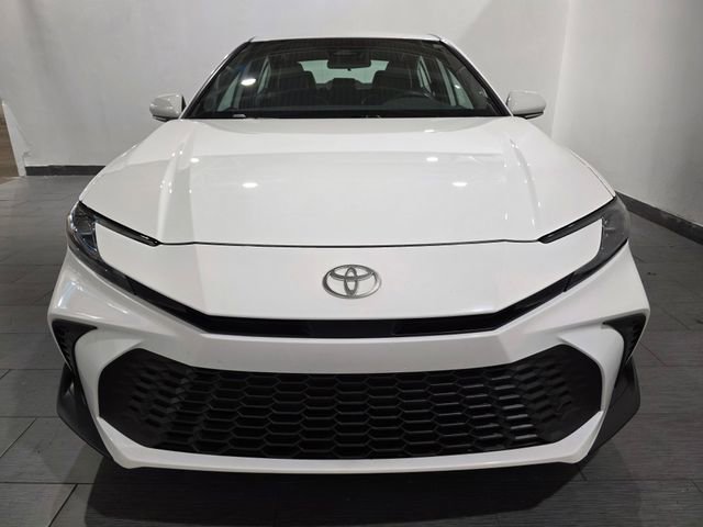 Used 2025 Toyota Camry SE FWD image 9