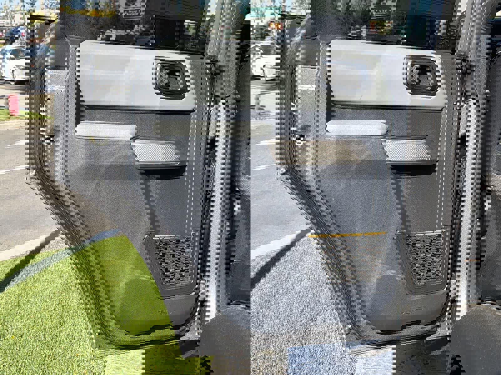 Used 2023 Ford Bronco Badlands image 26