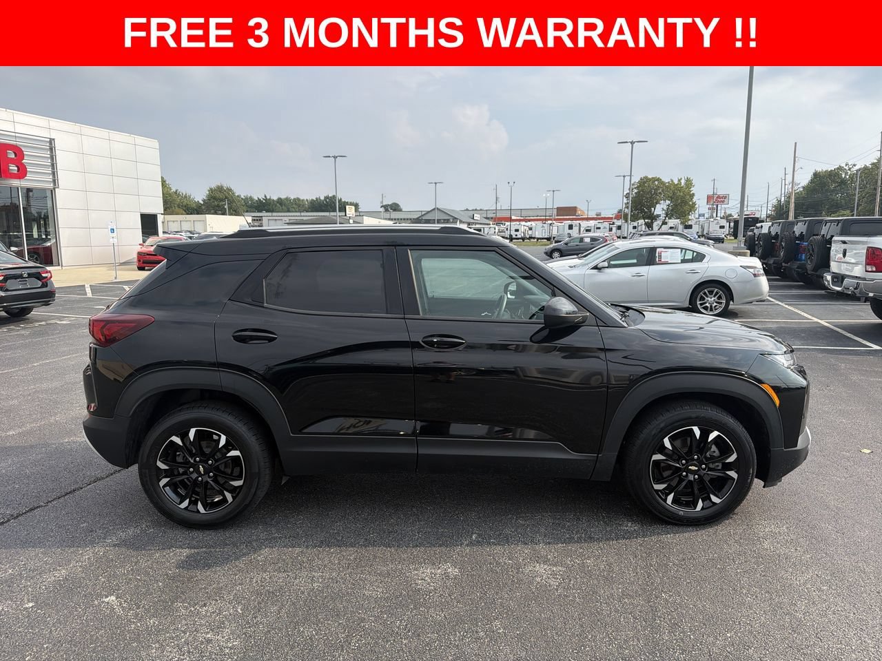 Used 2021 Chevrolet TrailBlazer LT w/ Convenience Package FWD image 30