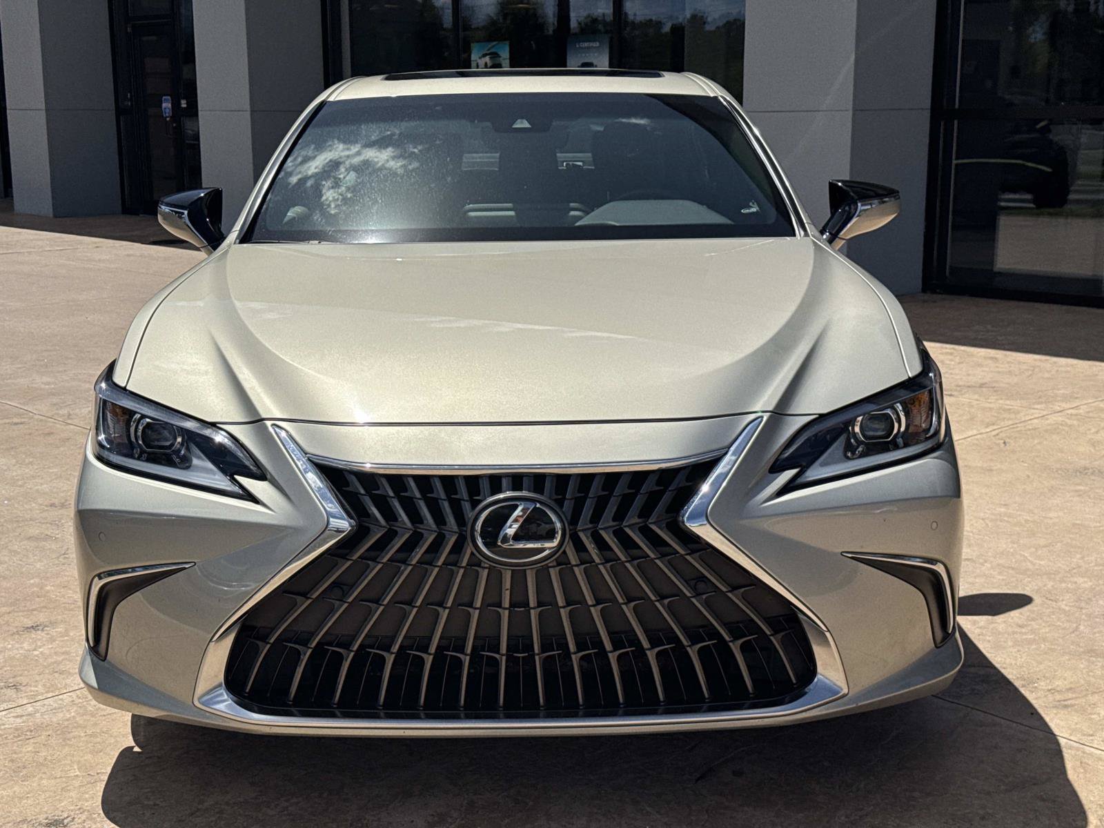 Used 2023 Lexus ES 350 w/ Premium Package FWD image 8