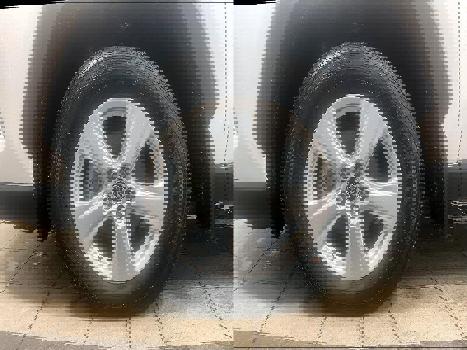 Used 2021 Toyota RAV4 XLE w/ Convenience Package image 7