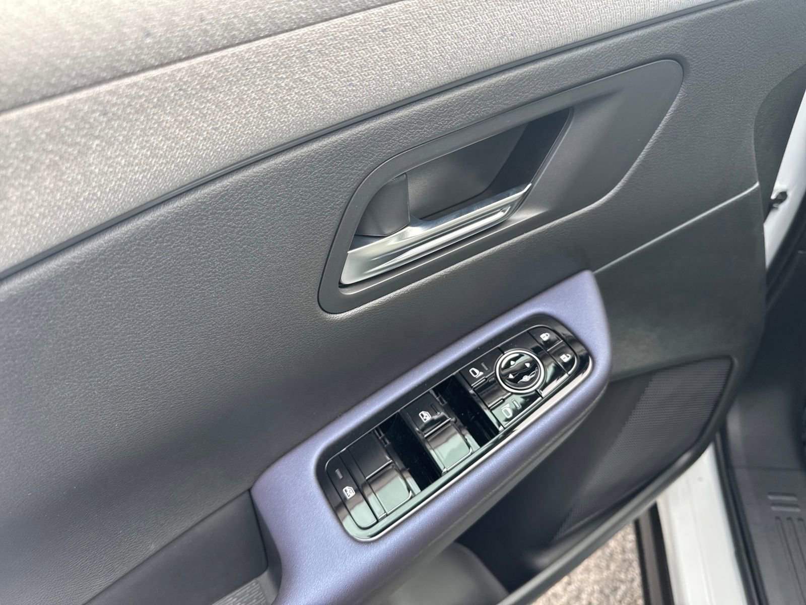 New 2026 Nissan Leaf SV+ image 12