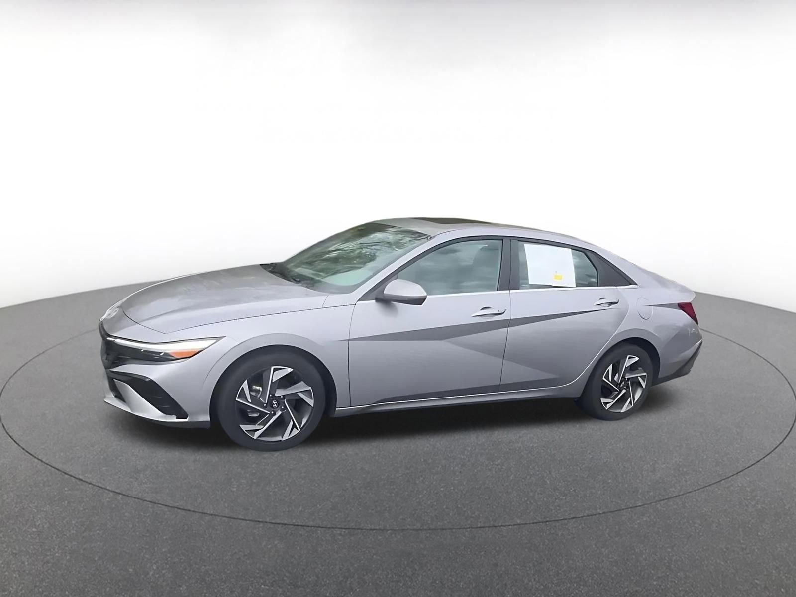 Used 2025 Hyundai Elantra SEL image 8