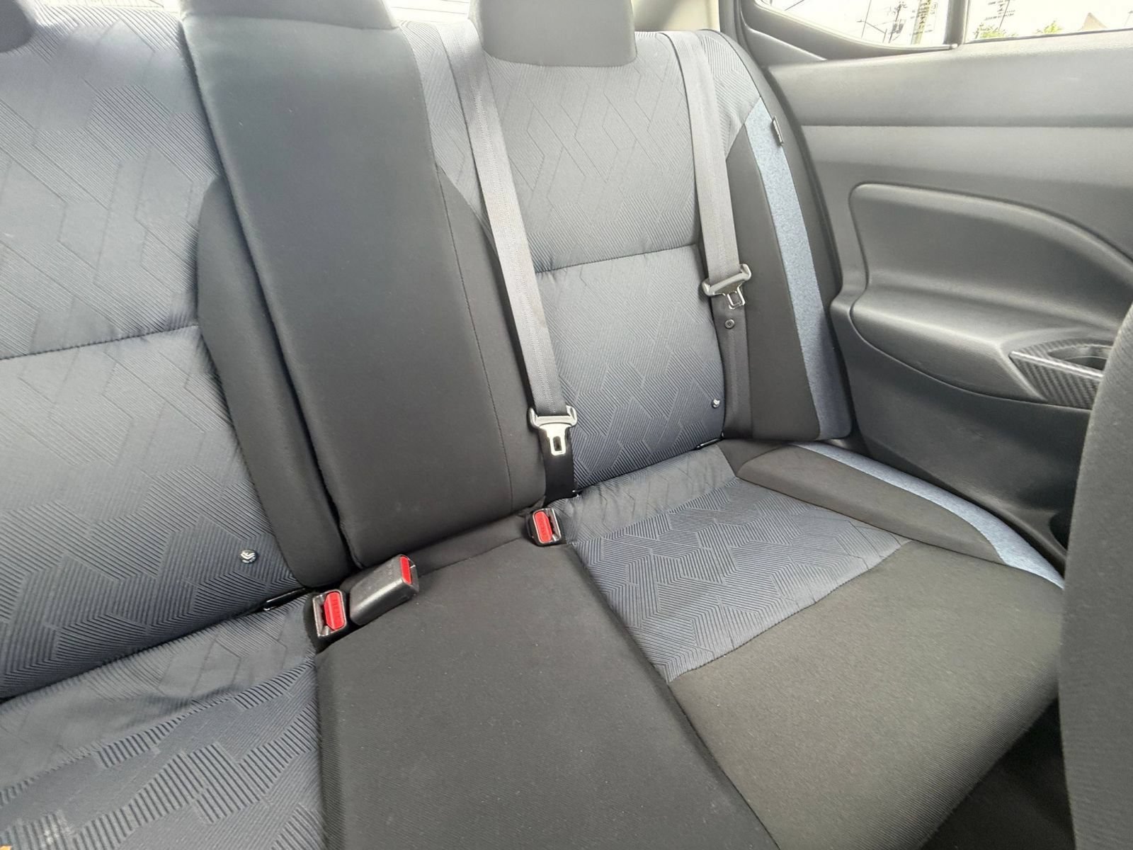 Used 2025 Nissan Versa SV FWD image 35