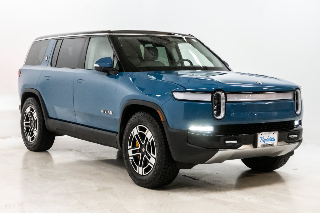 Used 2023 Rivian R1S Adventure Quad AWD/4WD image 6