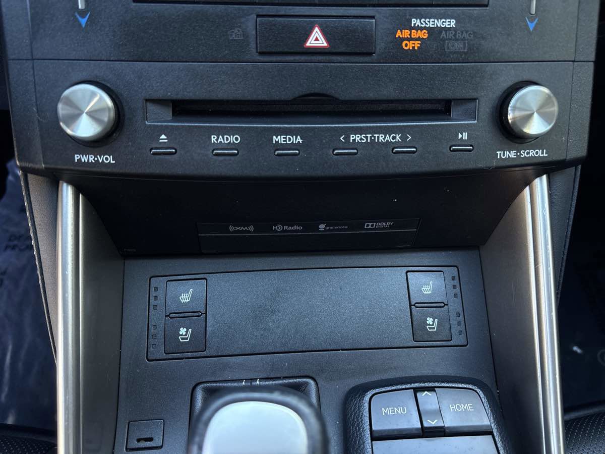 Used 2016 Lexus IS 200t image 31