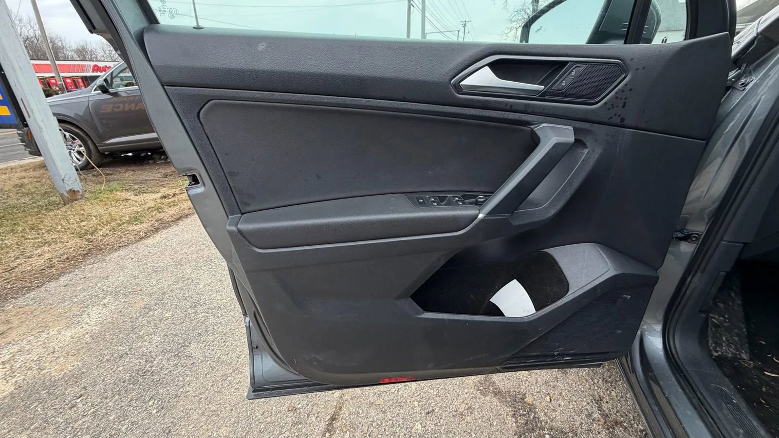 Used 2018 Volkswagen Tiguan SE w/ Panoramic Sunroof Package image 20