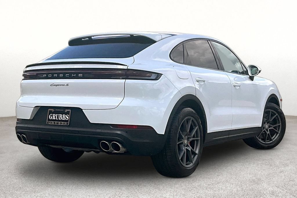 Used 2024 Porsche Cayenne S AWD/4WD image 2