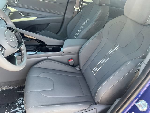 Certified 2025 Hyundai Elantra SEL FWD image 35