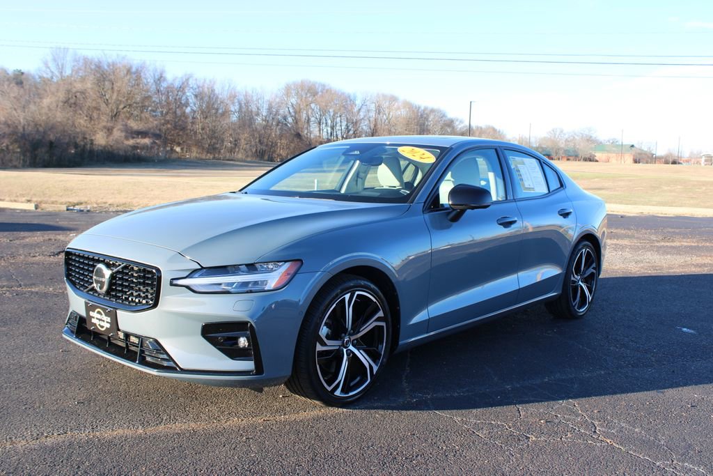 Used 2024 Volvo S60 B5 Plus image 4