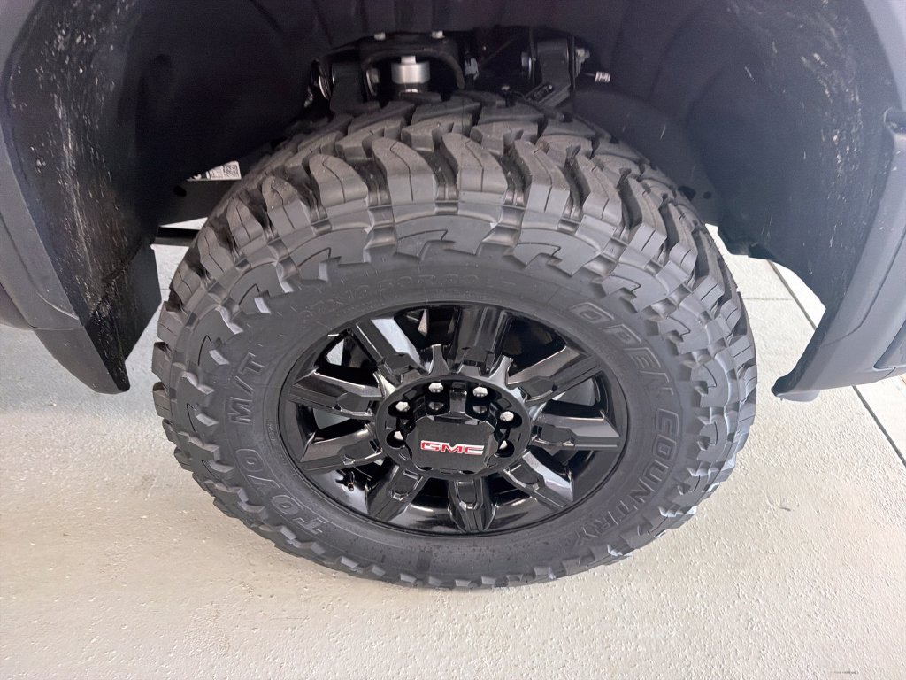 Used 2026 GMC Sierra 2500 AT4 AWD/4WD image 4