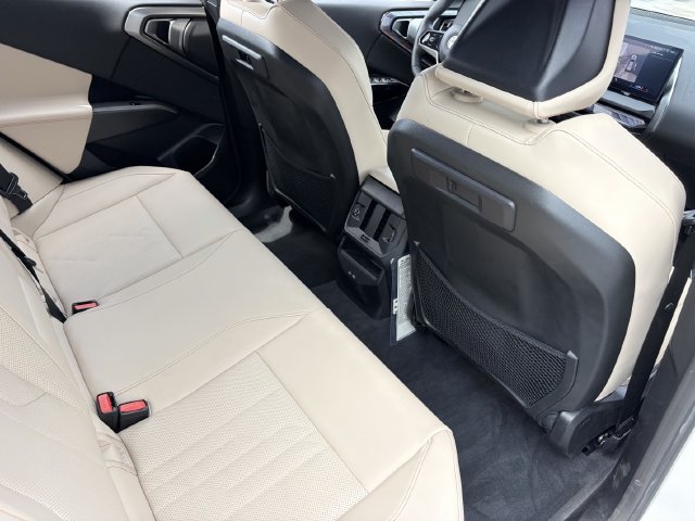 Certified 2026 BMW X3 xDrive30i w/ Premium Package AWD/4WD image 16