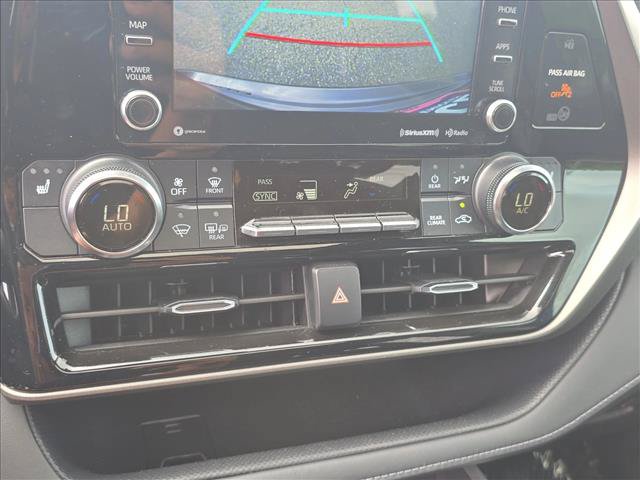 Used 2022 Toyota Highlander XLE FWD image 14