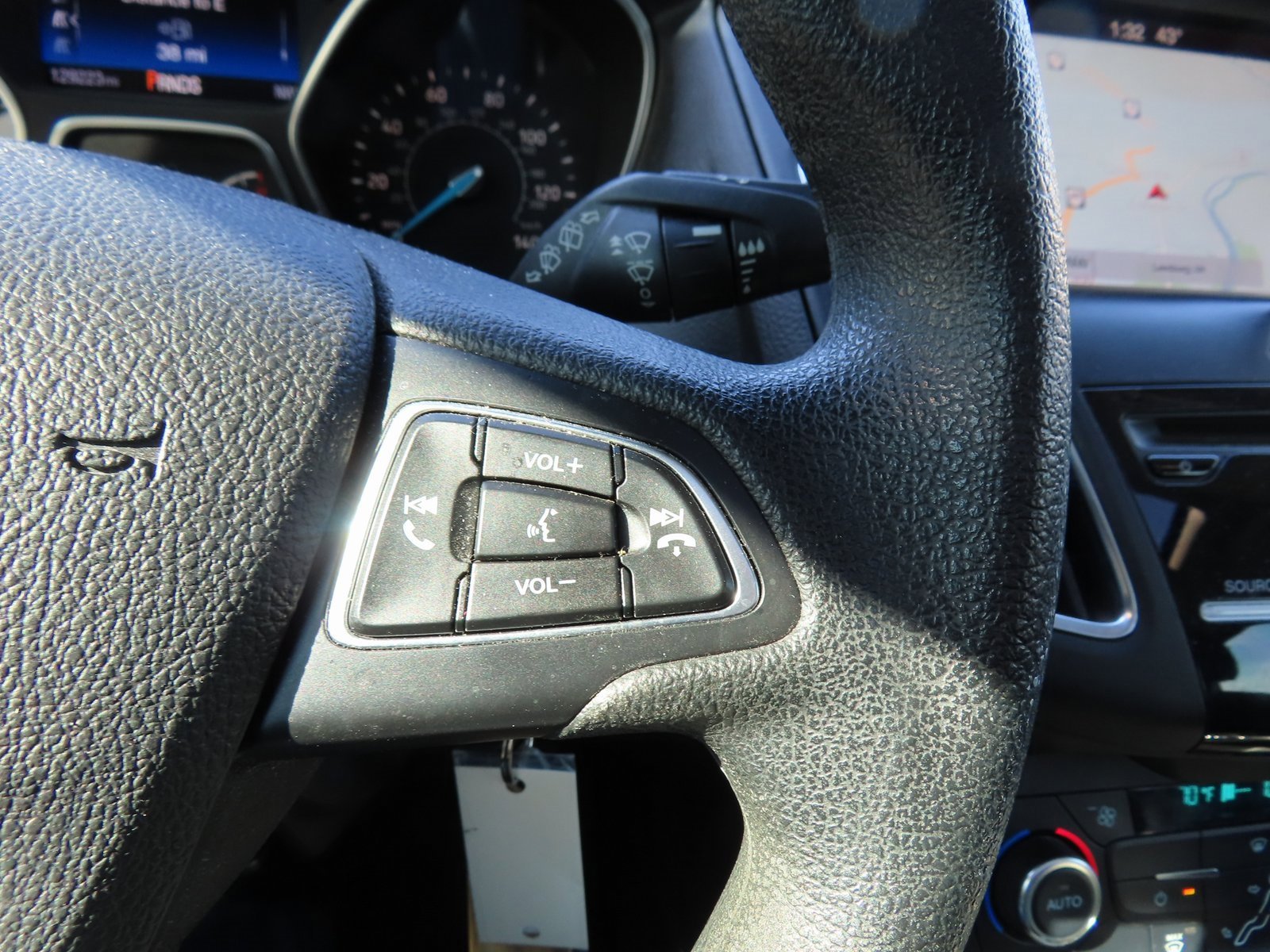 Used 2017 Ford Focus SEL image 15