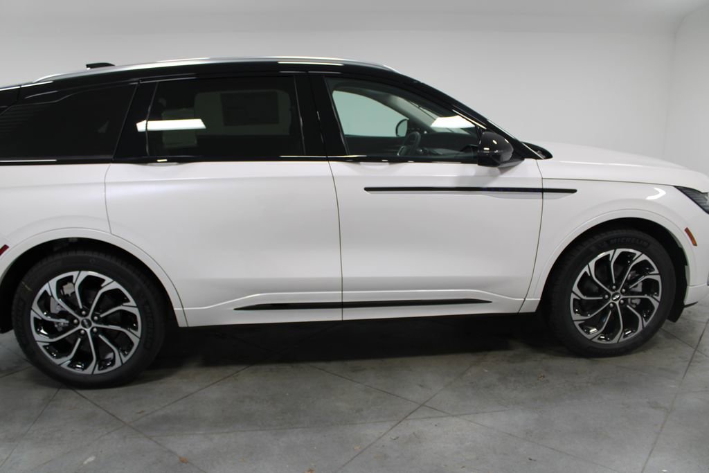 New 2026 Lincoln Nautilus Reserve image 10