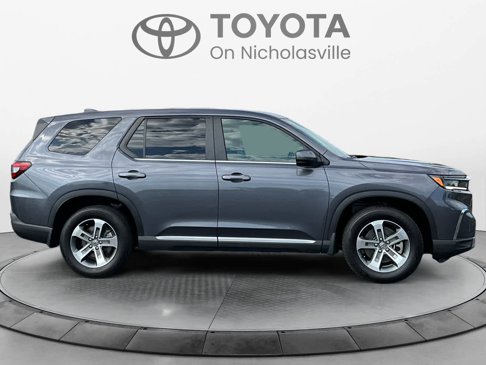 Used 2025 Honda Pilot EX-L image 7