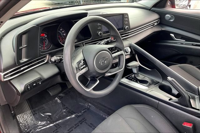 Certified 2021 Hyundai Elantra SEL FWD image 16