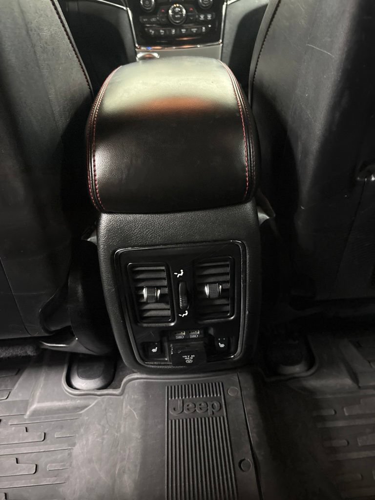 Used 2021 Jeep Grand Cherokee Trailhawk w/ Trailhawk Luxury Group AWD/4WD image 19
