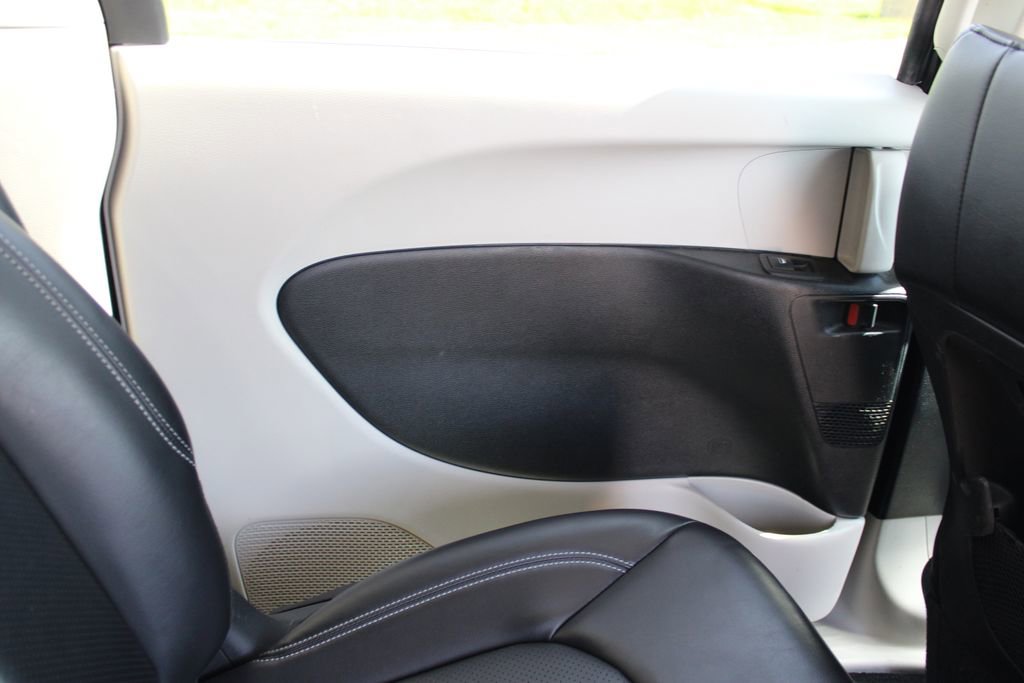 Used 2024 Chrysler Pacifica Select FWD image 38