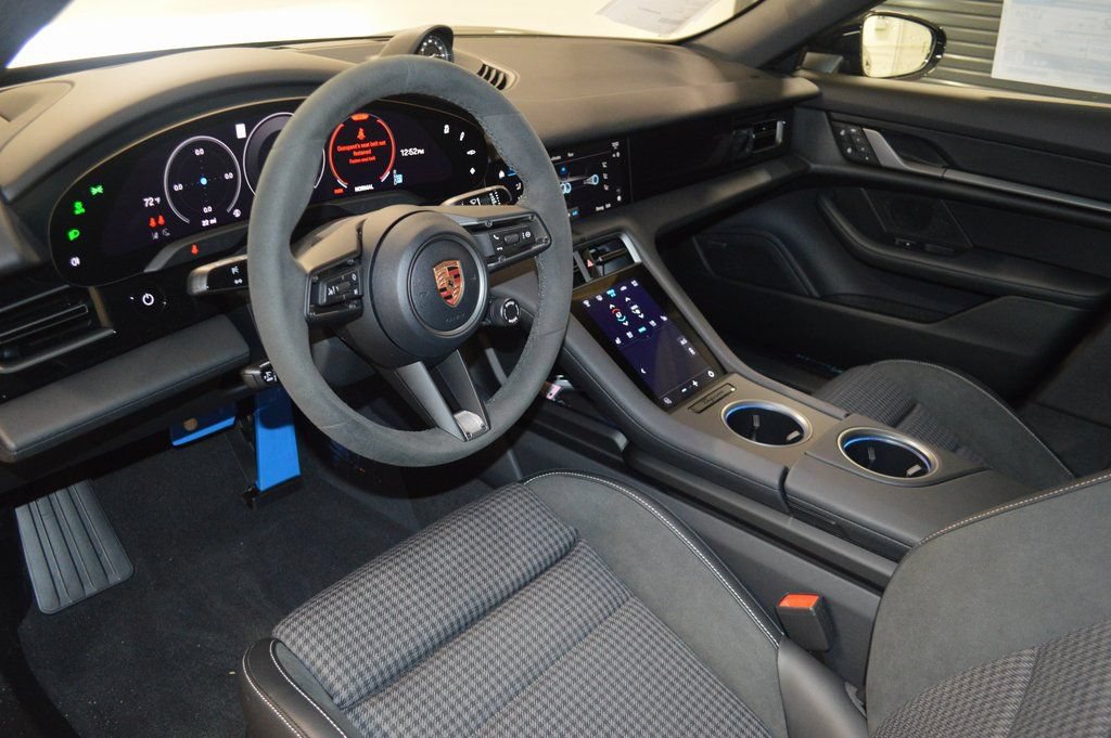 New 2026 Porsche Taycan RWD image 4