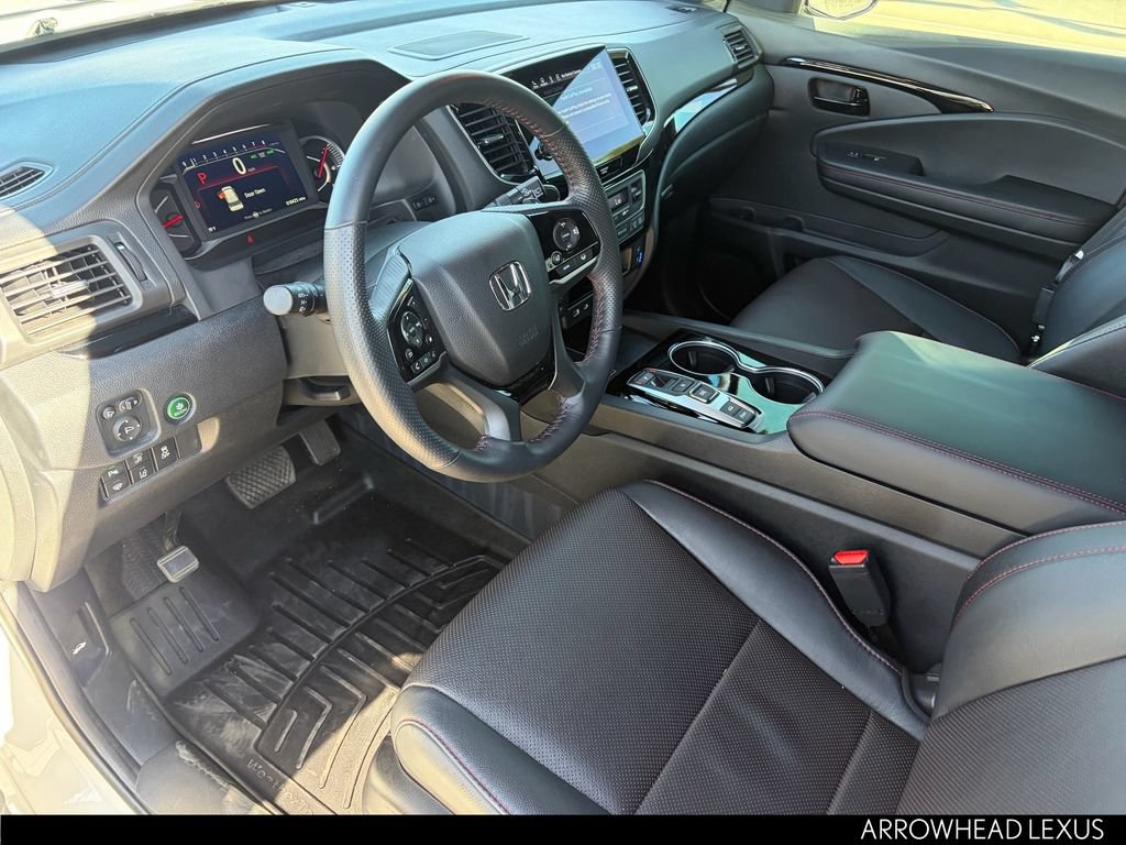 Used 2025 Honda Passport Black Edition image 11