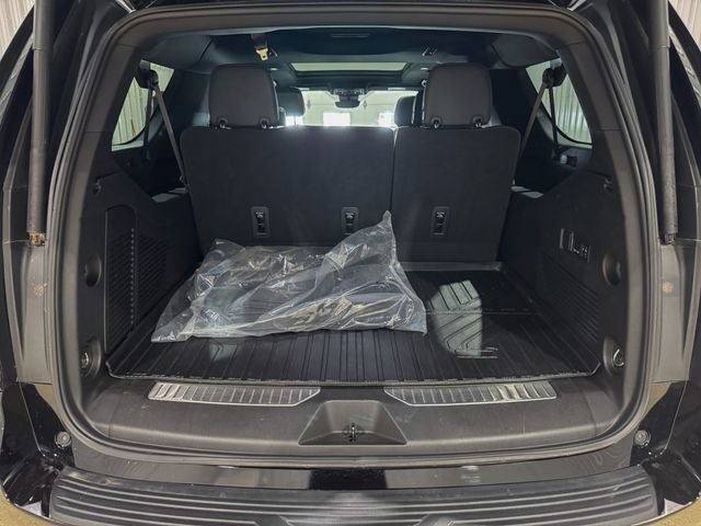 Used 2023 Chevrolet Suburban High Country AWD/4WD image 5