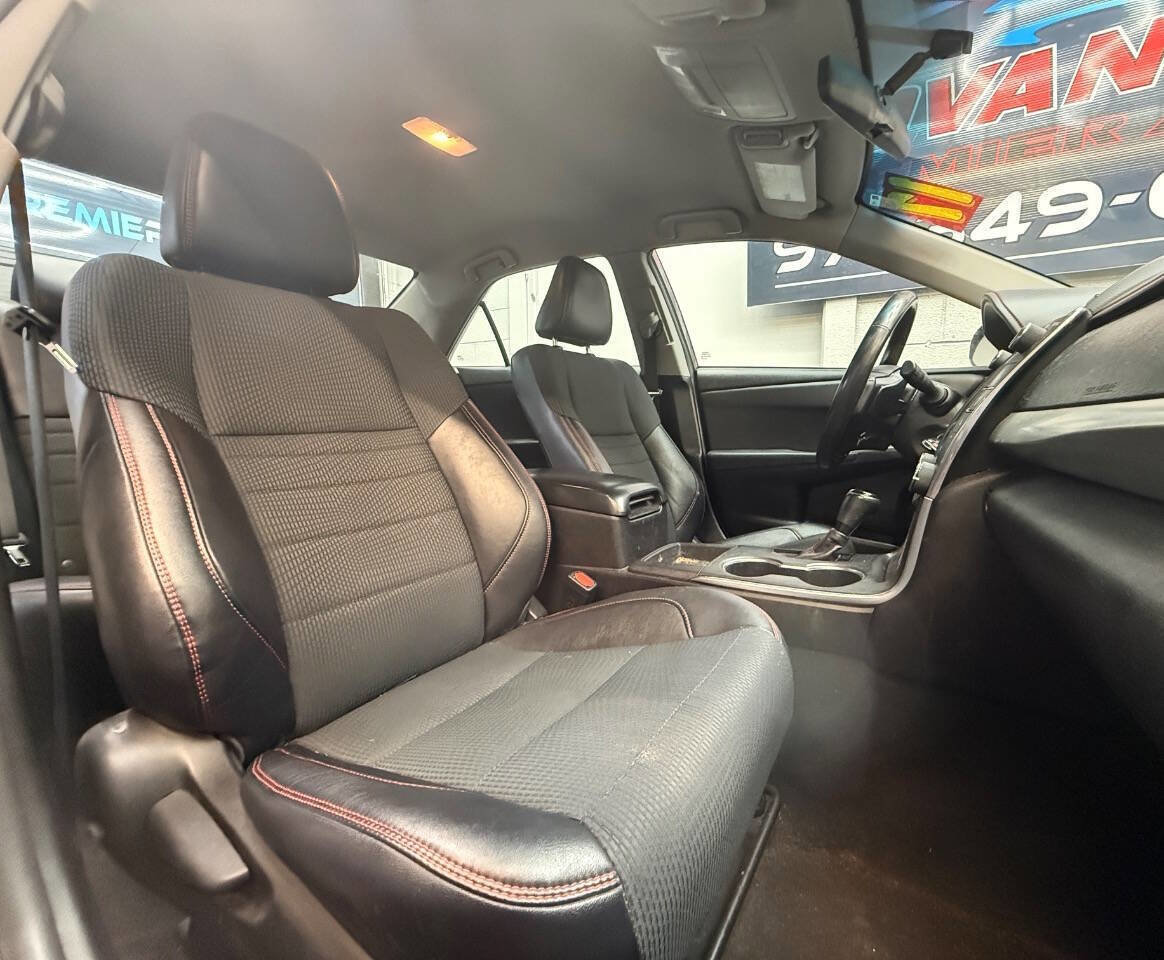 Used 2017 Toyota Camry SE FWD image 6