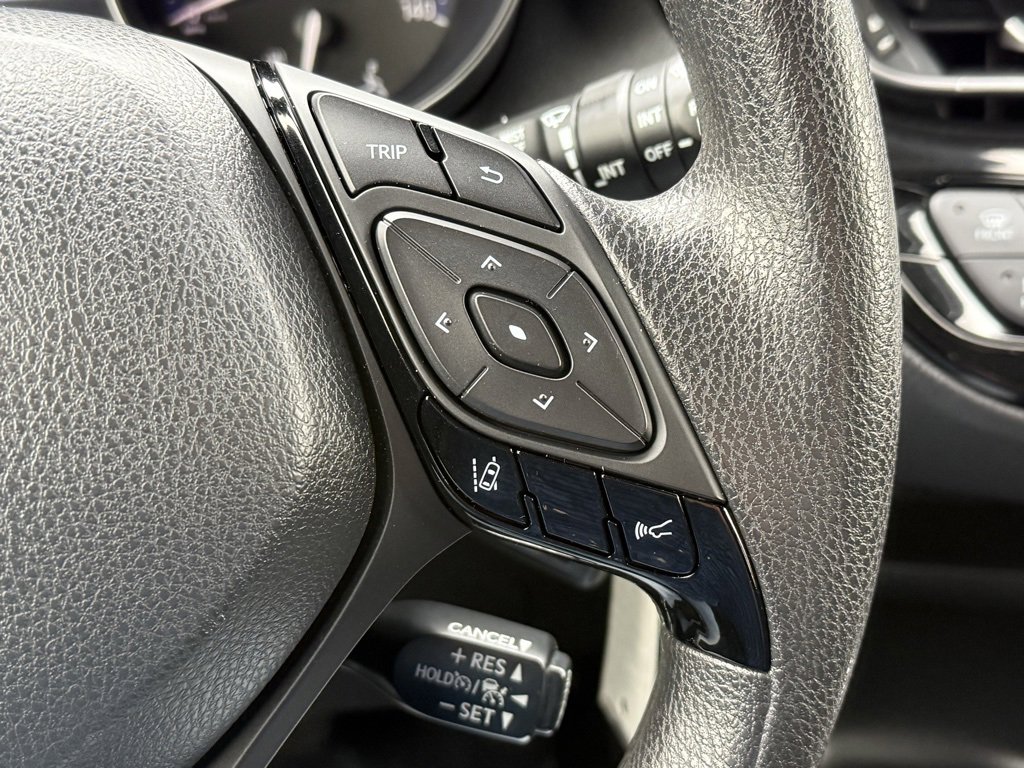 Used 2019 Toyota C-HR LE image 31