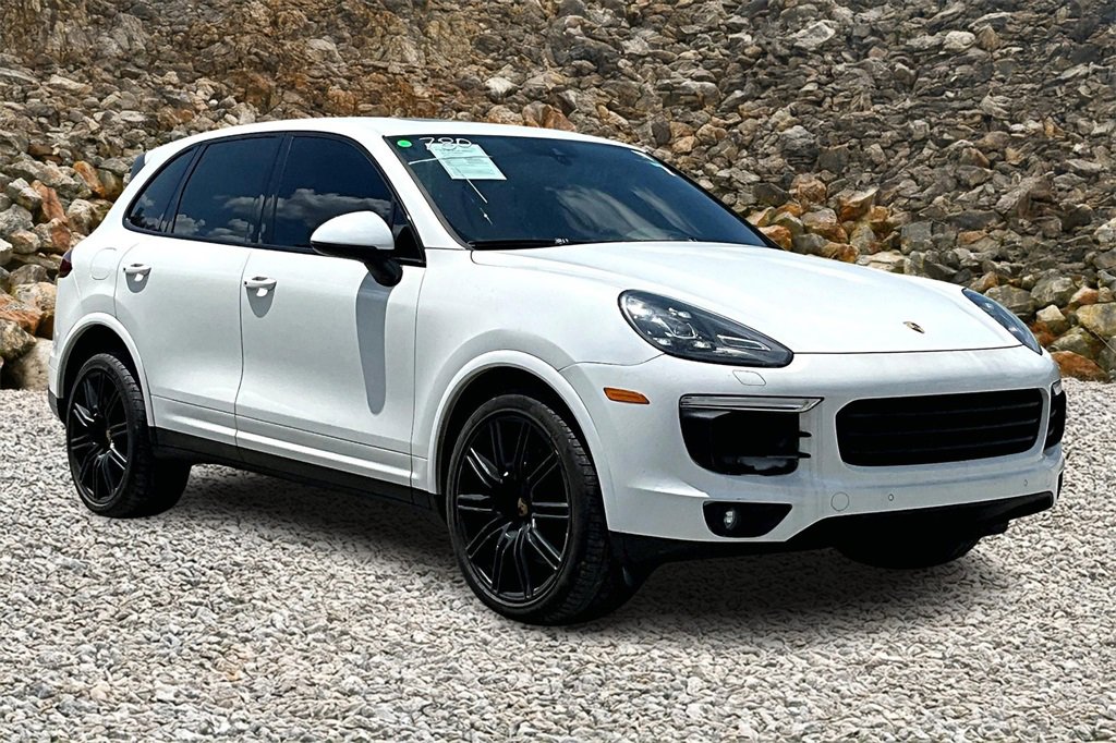 Used 2018 Porsche Cayenne Platinum Edition w/ Premium Package Plus image 10