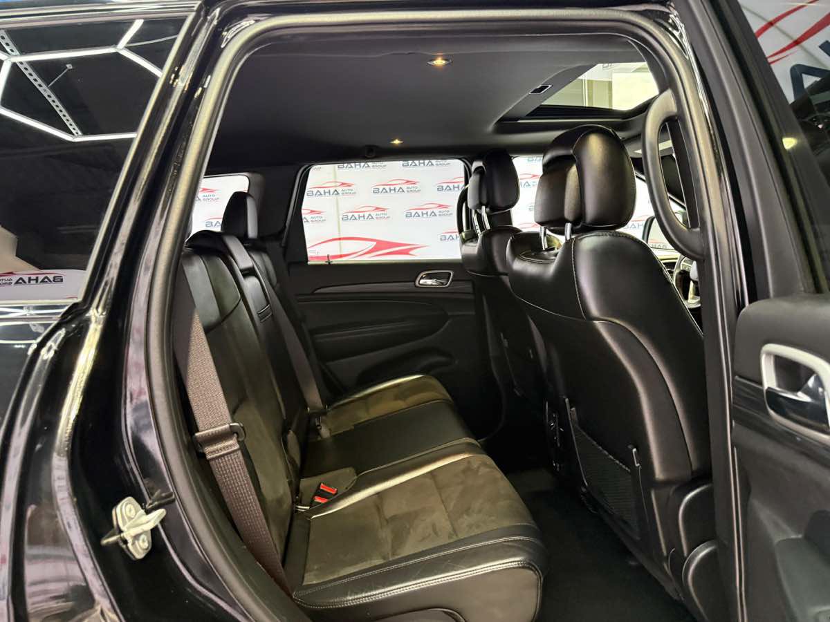 Used 2021 Jeep Grand Cherokee Laredo X AWD/4WD image 41