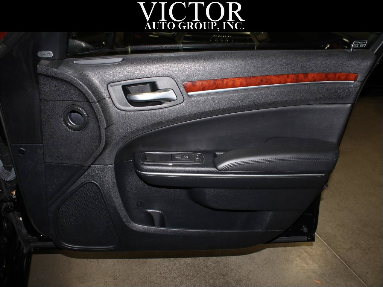 Used 2012 Chrysler 300 Limited RWD image 32
