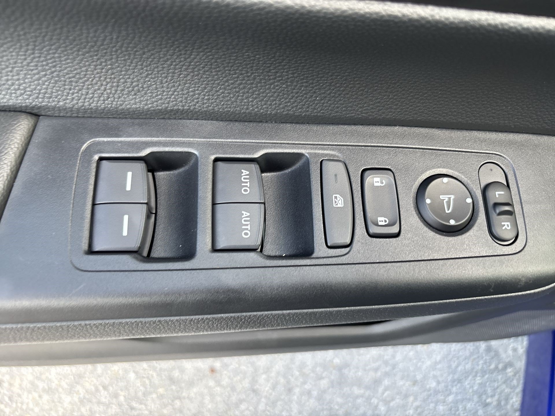 Used 2024 Honda CR-V EX image 15