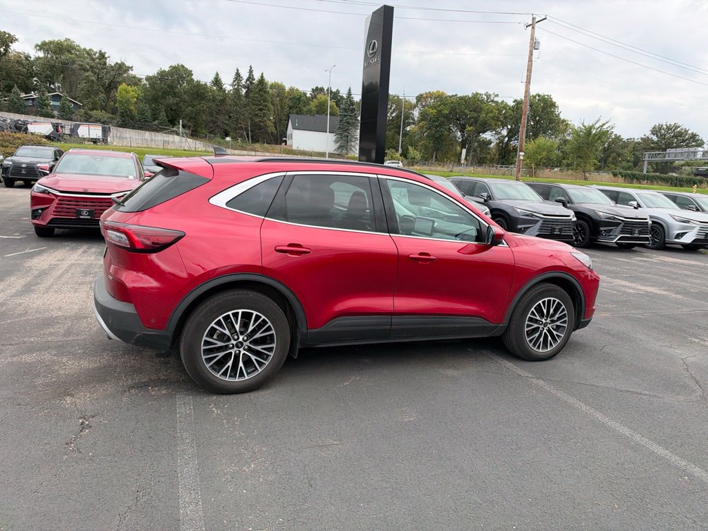 Used 2023 Ford Escape SE w/ PHEV Premium Package FWD image 12
