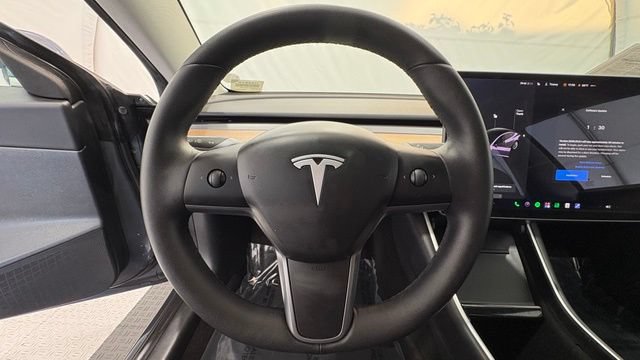 Used 2020 Tesla Model 3 Standard Range Plus RWD image 30