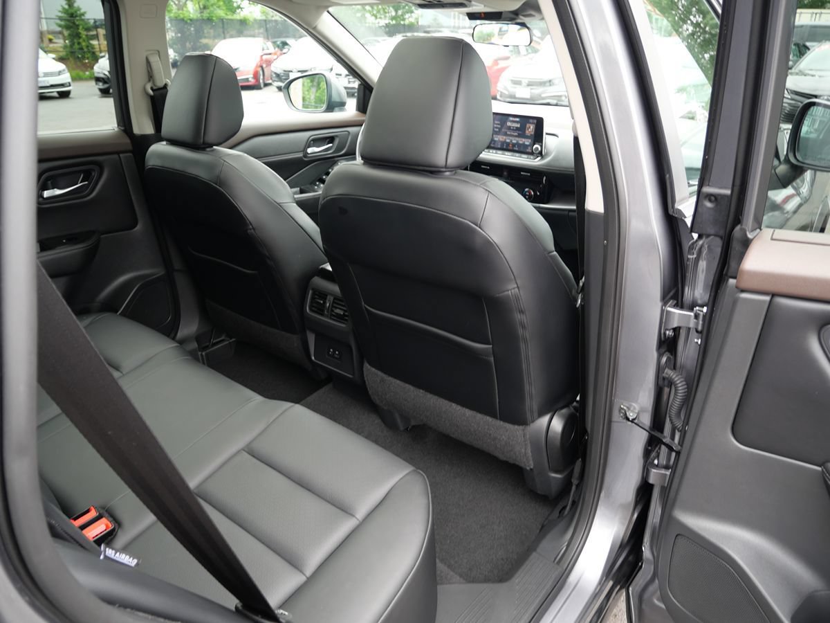 Used 2022 Nissan Rogue SV w/ SV Premium Package AWD/4WD image 29