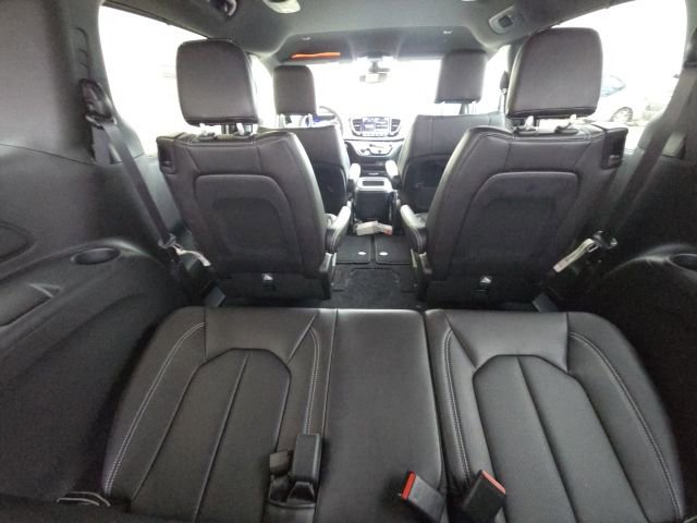 New 2026 Chrysler Pacifica Select image 13