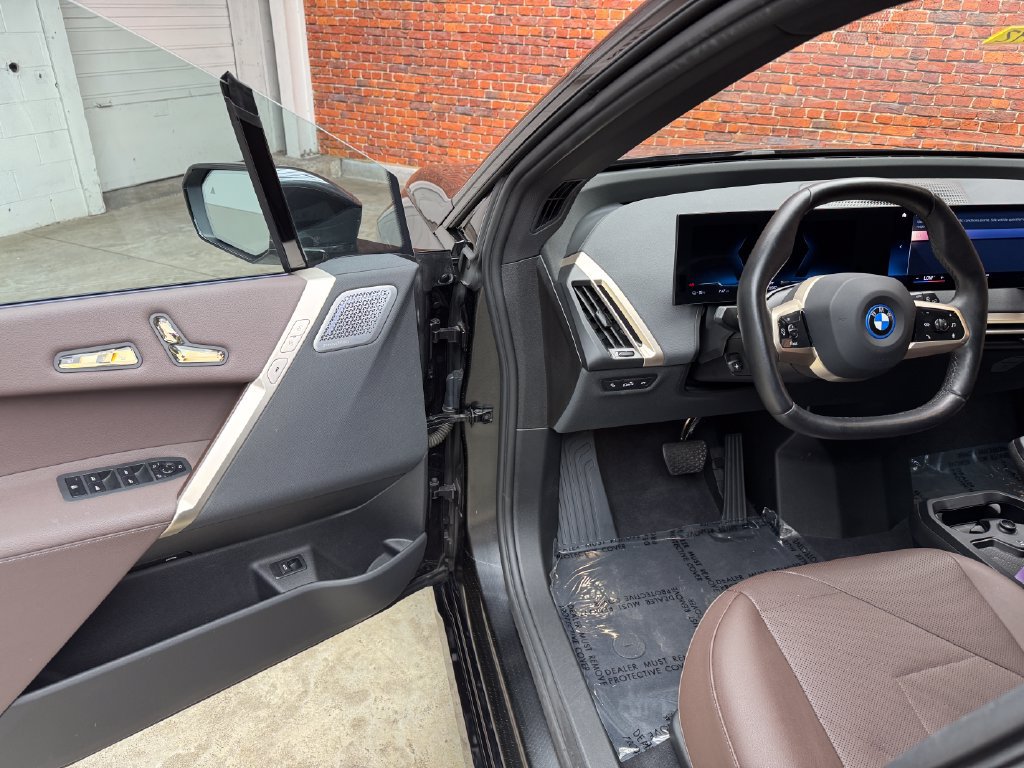 Certified 2023 BMW iX M60 w/ Executive Package AWD/4WD image 10