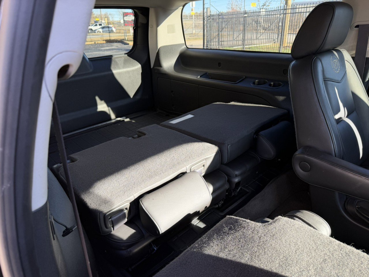 Used 2012 Cadillac Escalade ESV Platinum image 17