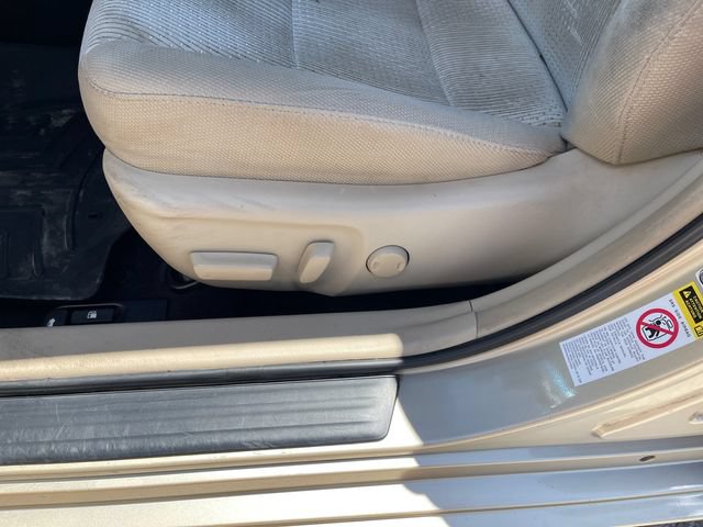Used 2012 Toyota Camry LE FWD image 17