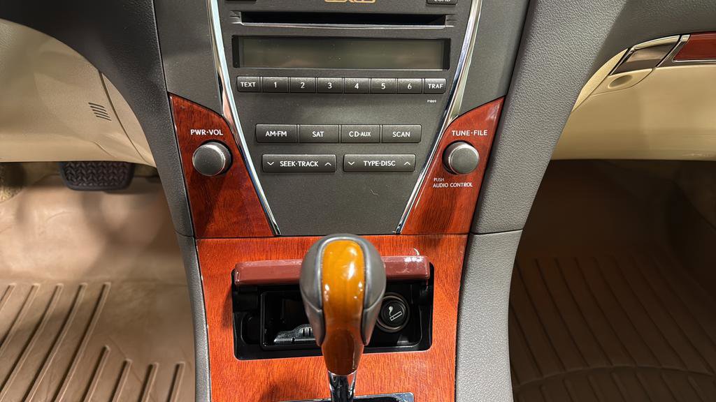 Used 2011 Lexus ES 350 image 16