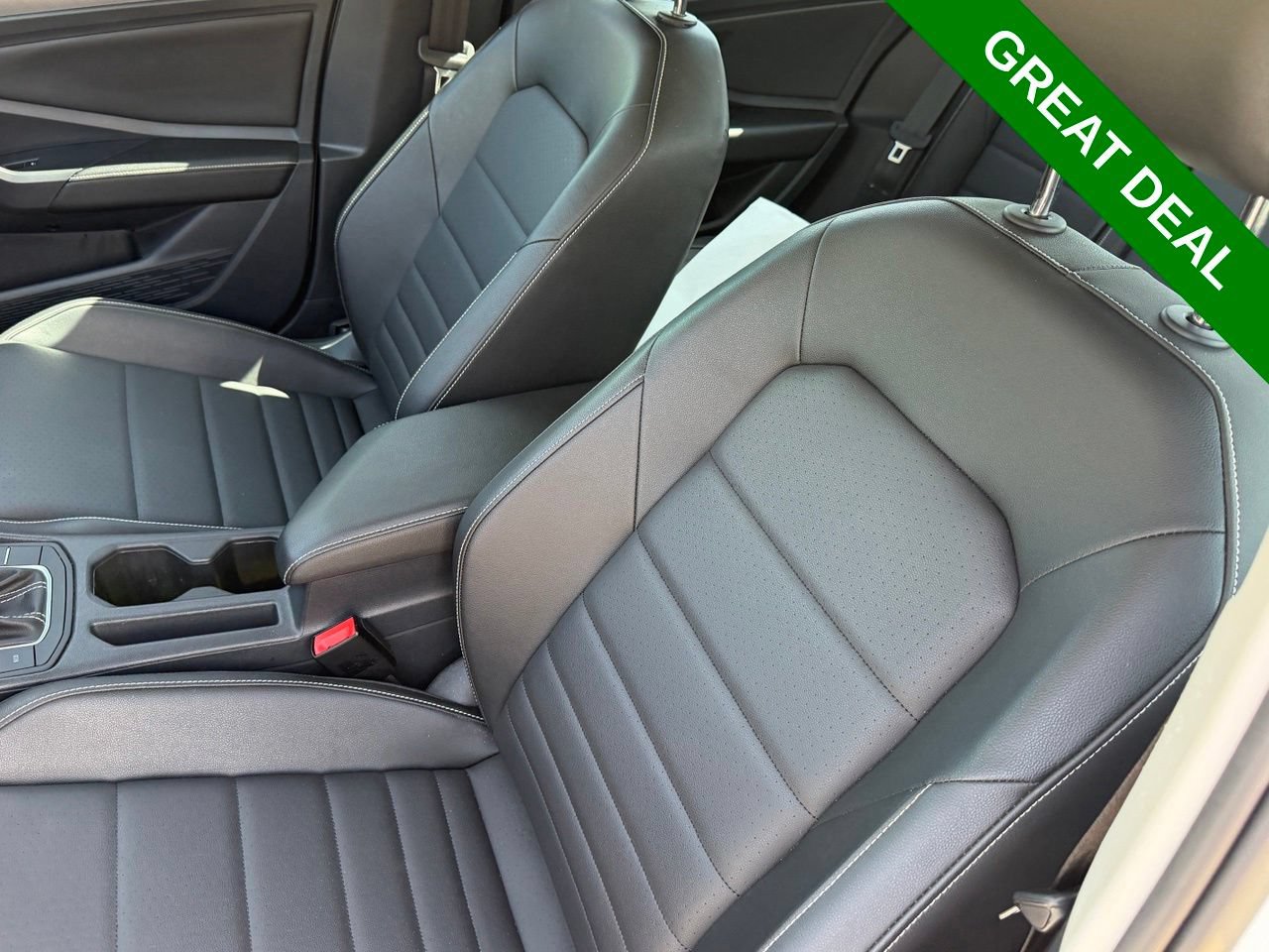 Used 2024 Volkswagen Jetta SE FWD image 28