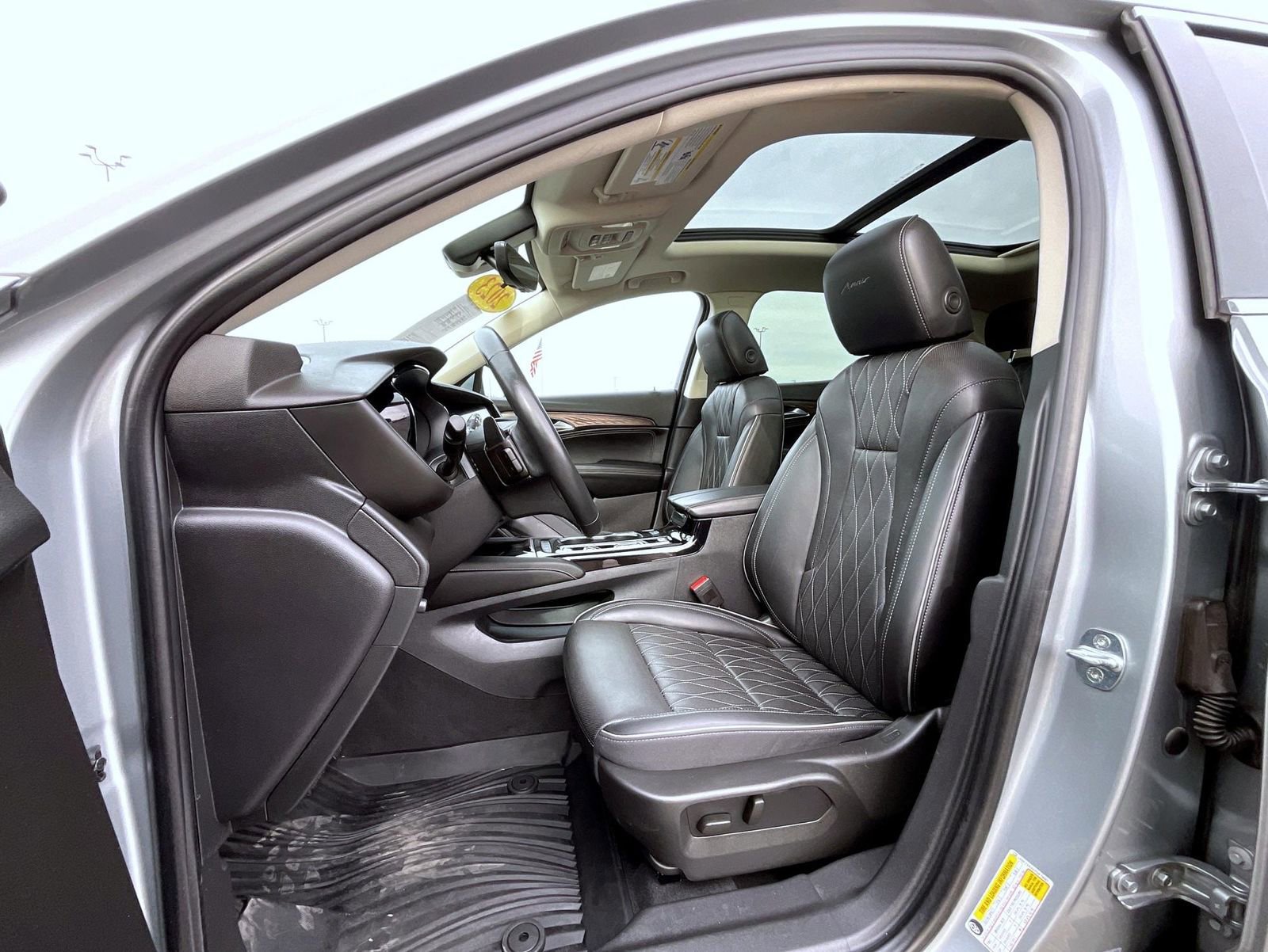 Certified 2023 Buick Envision Avenir image 10