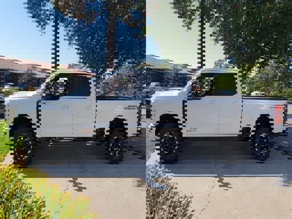 New 2025 Ford F350 Platinum w/ Tremor Off-Road Package image 2