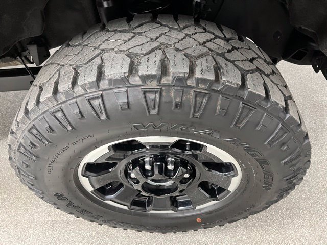 Used 2025 Ford F350 Platinum w/ Tremor Off-Road Package AWD/4WD image 18