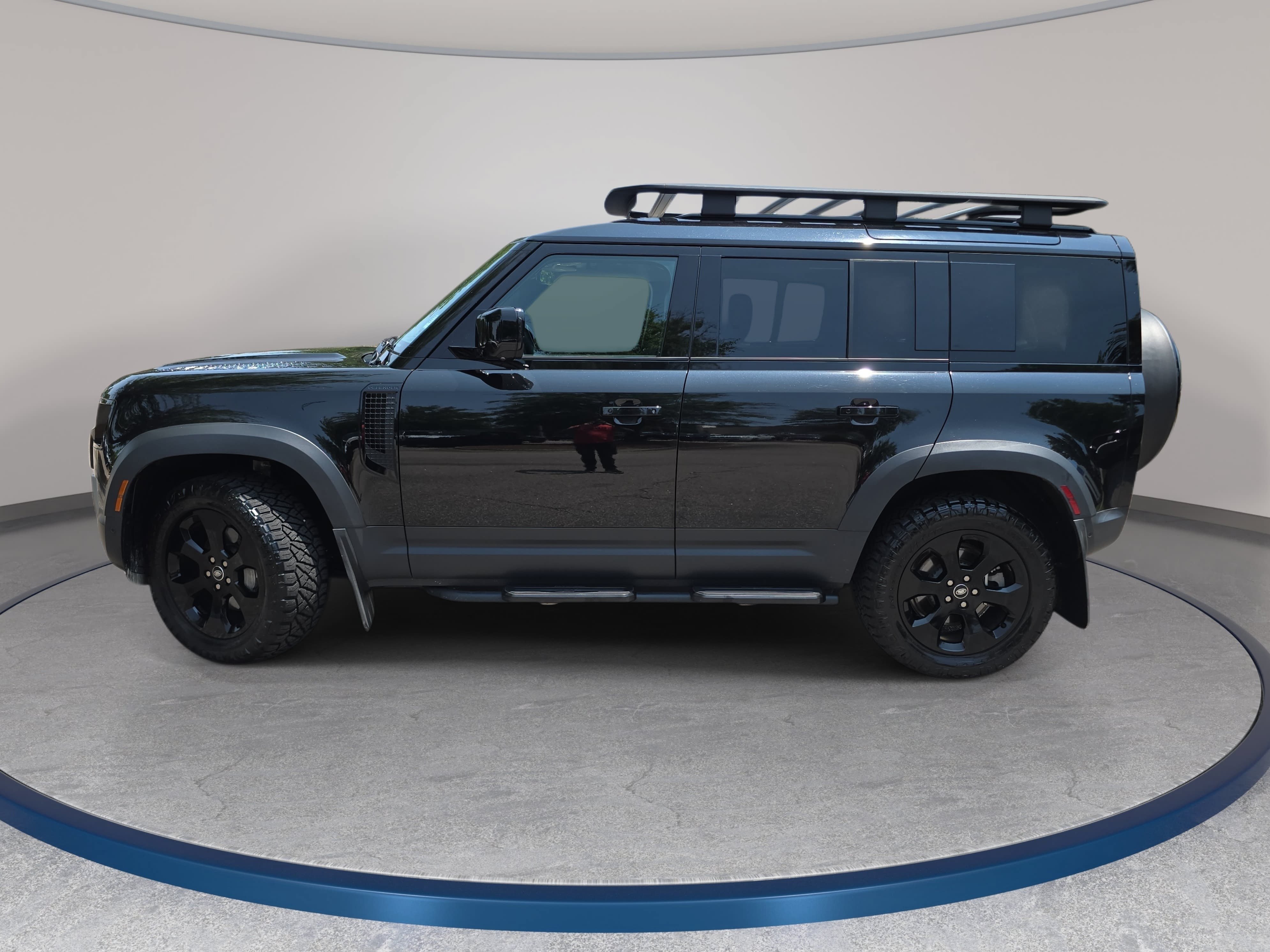 Certified 2025 Land Rover Defender 110 S AWD/4WD image 8