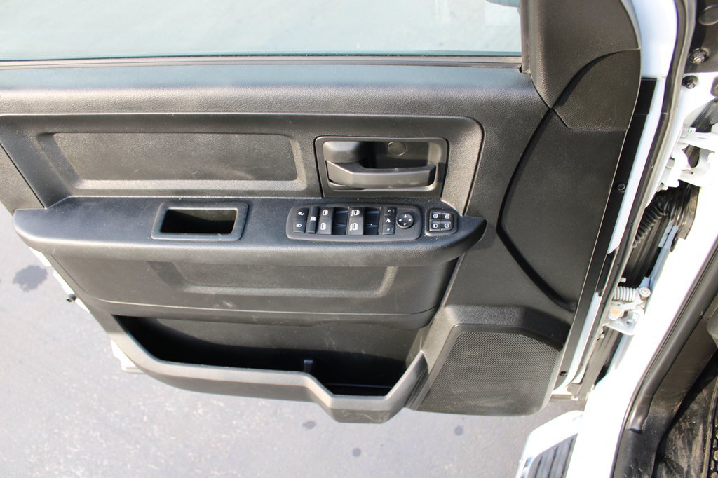 Used 2024 RAM 2500 Tradesman w/ Chrome Appearance Group AWD/4WD image 25
