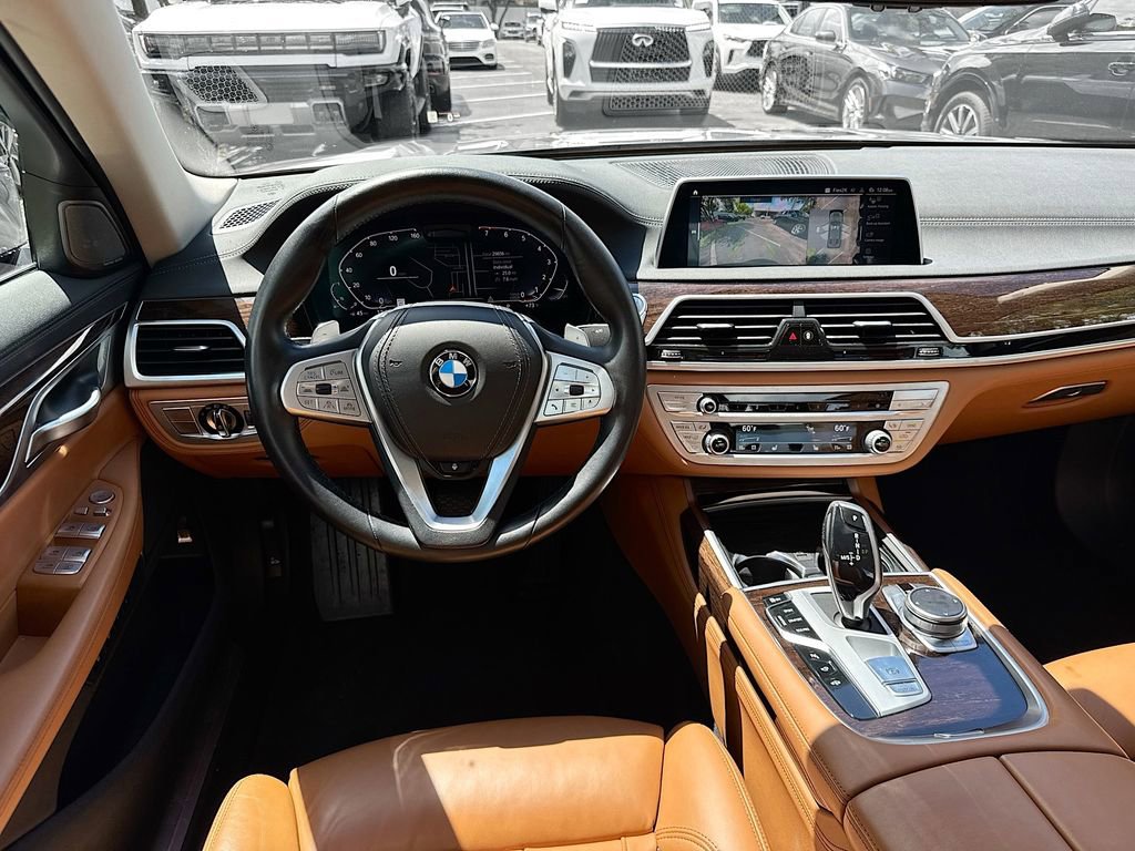 Used 2022 BMW 740i xDrive w/ Premium Package image 25