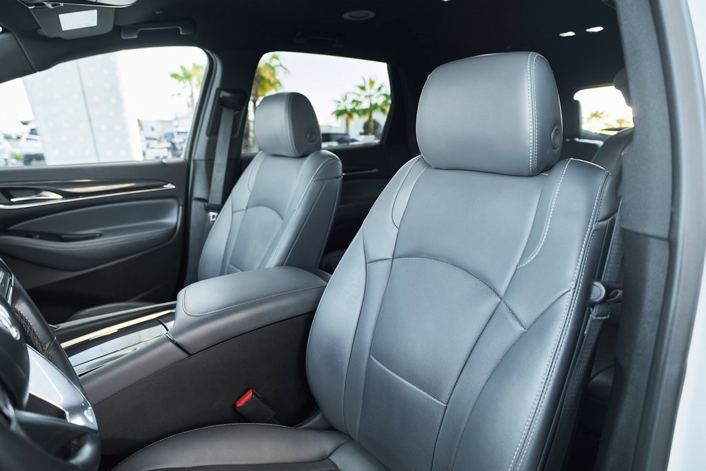 Used 2024 Buick Enclave Premium image 29