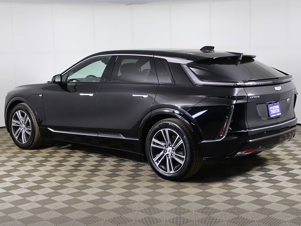 Used 2024 Cadillac Lyriq Luxury RWD image 10