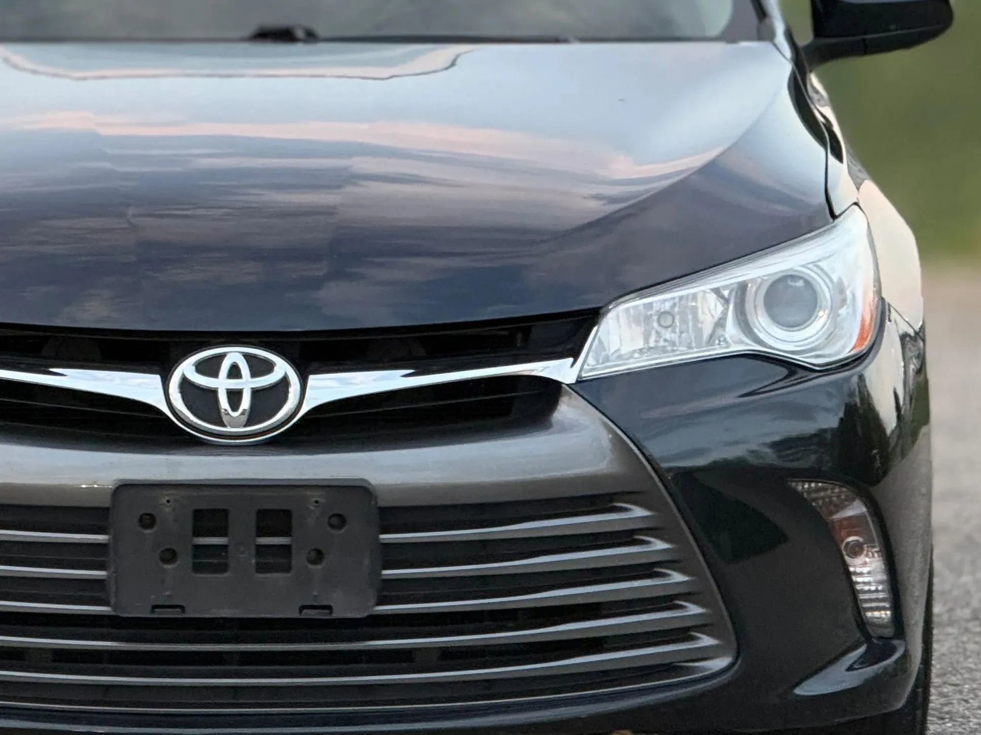 Used 2015 Toyota Camry LE image 12